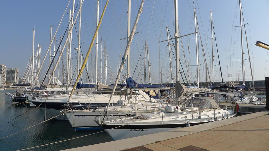 Alexandra'S Beach-Port Badalona Bilik gambar