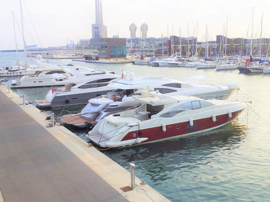 Alexandra'S Beach-Port Badalona Bilik gambar