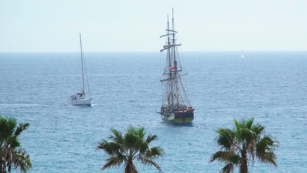 Alexandra'S Beach-Port Badalona Luaran gambar
