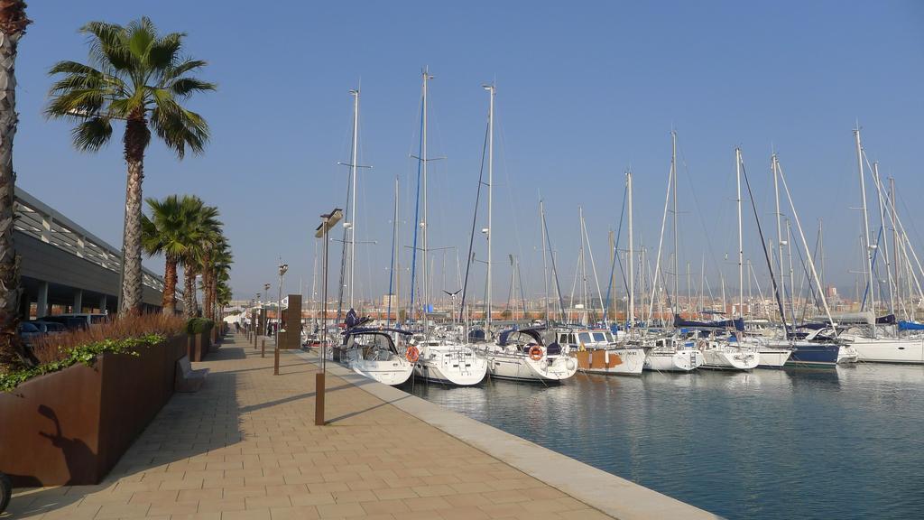 Alexandra'S Beach-Port Badalona Luaran gambar